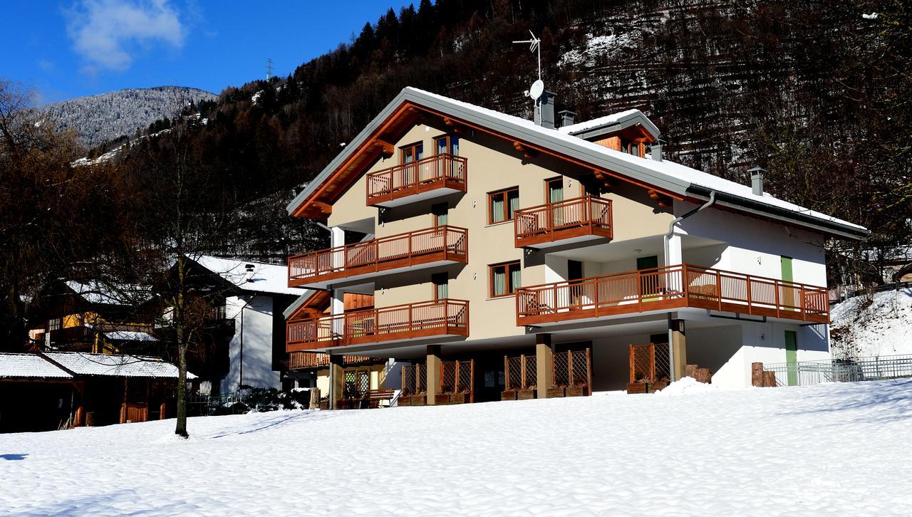 Aparthotel La Casa Al Noce Mezzana  Exterior foto